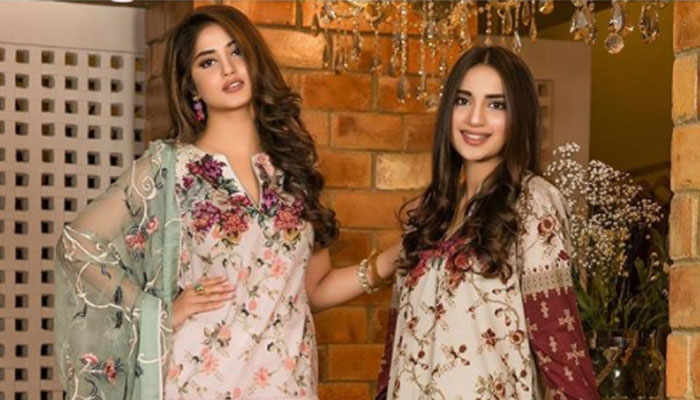 صبور علی شوہر علی انصاری کے ہمراہ جیو نیوز کے پروگرام ‘ہنسنا منع ہے‘ میں شریک ہوئیں/ فائل فوٹو