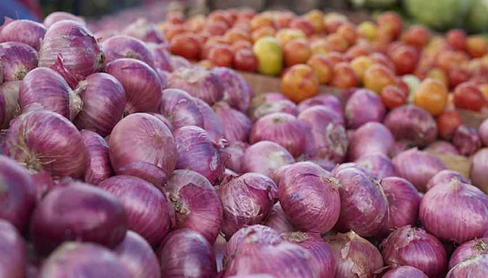 وزارت تجارت نے ایران اور افغانستان سے پیاز، ٹماٹر درآمد کرنے کی سمری تیار کرلی: ذرائع/ فائل فوٹو