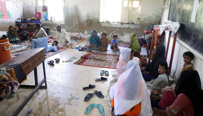 سندھ میں سیلابی صورتحال کے باعث وبائی امراض میں دو روز کے دوران سو گنا اضافہ ہوگیا — فوٹو: آئی این پی