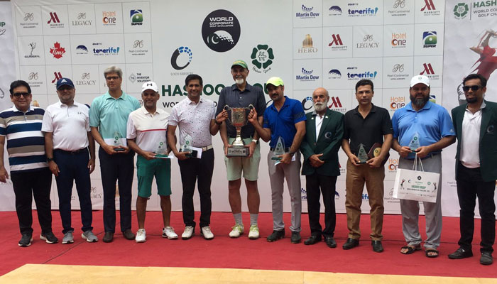 Syed Sujat Ali and Imran Haider finish second in a stroke, hundreds of golfers take part in the event - Photo: Geo News