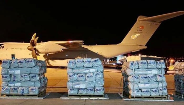 ترکیہ سے مجموعی طور پر 12 طیاروں کے ذریعے امدادی سامان سیلاب متاثرین کیلئے لایا گیا ہے — فوٹو: فائل
