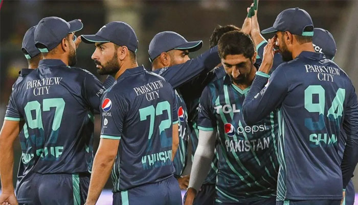 پاکستان کرکٹ ٹیم ٹی ٹوئنٹی انٹرنیشنل میں بغیر نقصان کے 200 رنز کا ہدف عبور کرنے والی پہلی ٹیم بن گئی — فوٹو: فائل