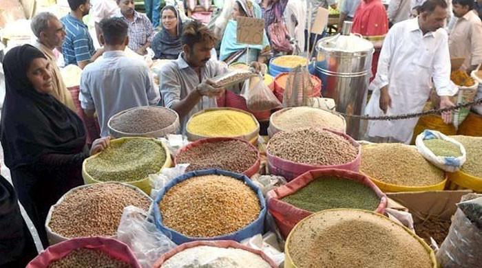 سندھ میں دودھ، آٹا، روٹی سمیت اشیائے خوردو نوش کی قیمتوں نے شہریوں کو رُلا دیا