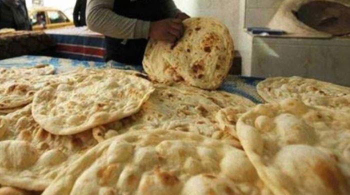 لاہور میں نان بائیوں نے روٹی کی قیمت میں اضافہ کردیا