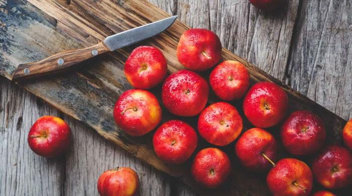 ایک سیب روزانہ کھانے کا یہ فائدہ جانتے ہیں؟