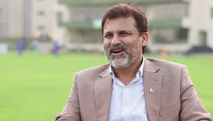 Tabish Hashmi, the host of Geo News' program 'Jishan-e-Cricket', asked Moin Khan about the favorite team for the semi-final.  File photo