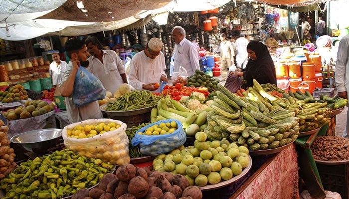 اکتوبر میں پیاز، ٹماٹر، پھل، سبزیاں، چائے، آٹا، چاول، دال مونگ و دیگر اشیاء مہنگی ہونے والی اشیاء میں شامل ہیں— فوٹو : فائل