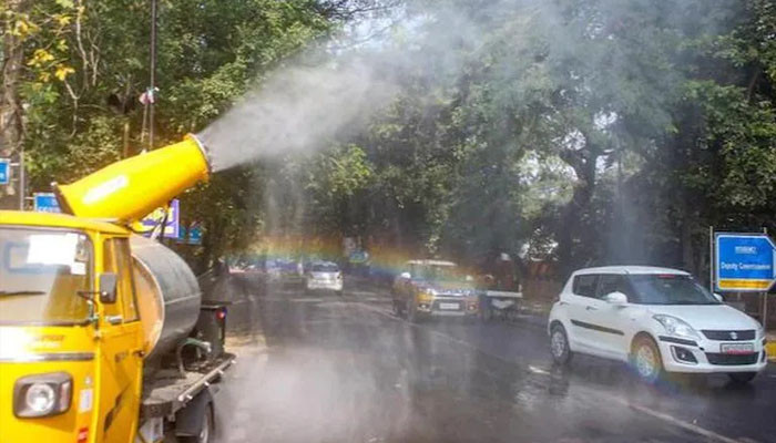 Instructions for use of anti-smog gun in New Delhi