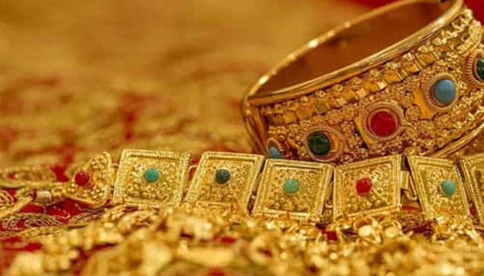 Heart of thieves, some jewels were stolen and sold by courier