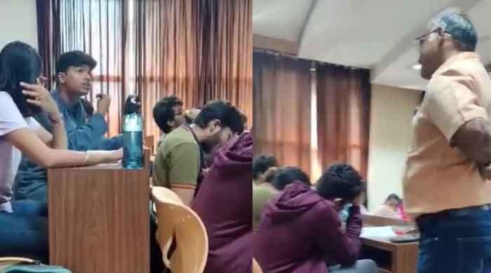 ویڈیو: دہشتگرد کہنے پر مسلم طالبعلم نے بھارتی پروفیسر کو کھری کھری سنا دیں