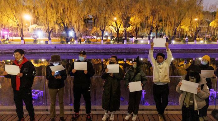 چین میں ریکارڈ 40 ہزار کووڈ کیسز رپورٹ، احتجاجی مظاہروں میں بھی شدت آگئی