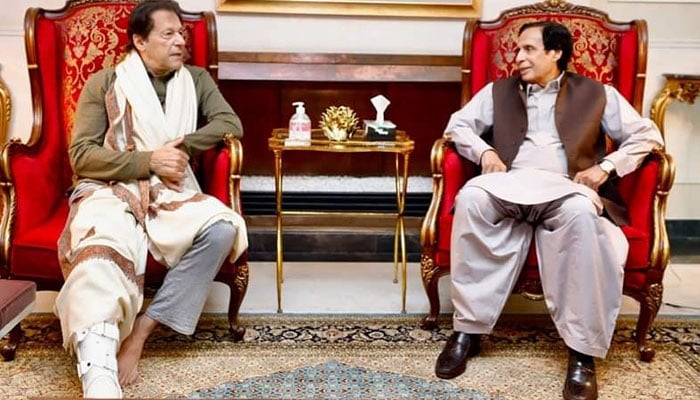 کئی دن سے شیڈول پرویز الٰہی اور عمران خان کی زمان پارک لاہور میں ملاقات پنجاب اسمبلی توڑنے سے متعلق فیصلے پرمشاورت تک محدود رہی— فوٹو: سوشل میڈیا
