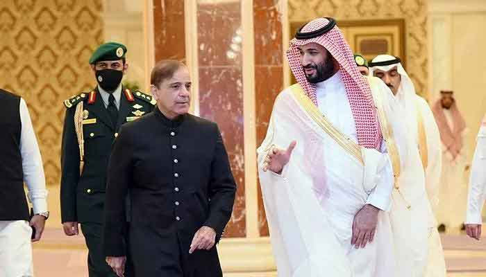شہزادہ محمد بن سلمان کی پاکستان سے محبت کی تہہ دل سے قدر کرتے ہیں: شہباز شریف— فوٹو:فائل