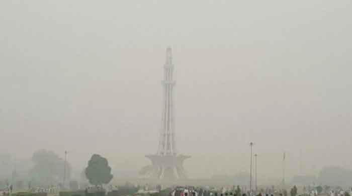لاہور آج بھی دنیا کا سب سے زیادہ آلودہ شہر، بچوں اور بڑوں میں بیماریاں پھیلنے لگیں