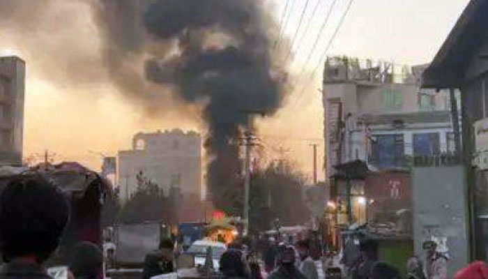 منگل کی صبح شمالی افغانستان کے شہر بلخ میں ایک آئل کمپنی کے ملازمین کو لے جانے والی گاڑی کے قریب دھماکا ہوا/ فائل فوٹو