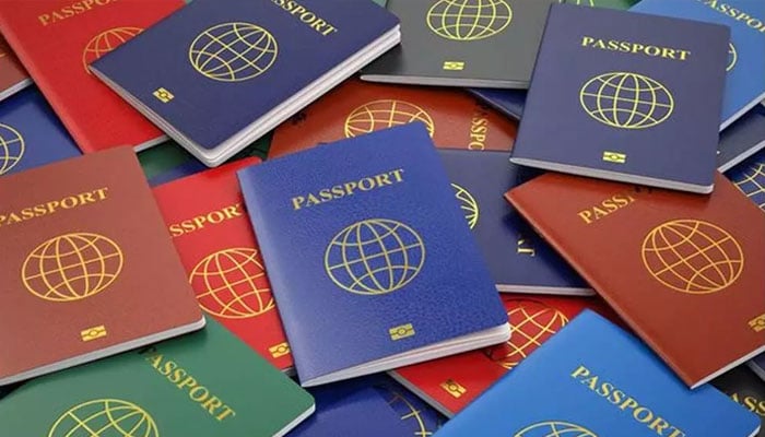 دنیا کے طاقتور ترین پاسپورٹس کی نئی فہرست جاری ہوئی ہے / فائل فوٹو