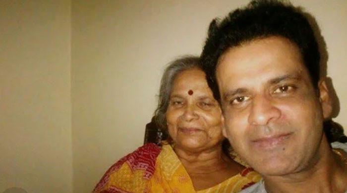  بھارتی اداکار منوج باجپائی کی والدہ انتقال کرگئیں