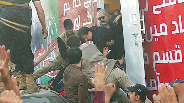 عمران خان قاتلانہ حملے کی تحقیقات، واوڈا اور حماد اظہر سمیت 35 افراد کل طلب