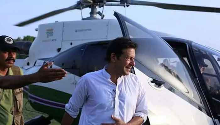 عمران خان نے ہیلی کاپٹر پر جنوری 2019 سے مارچ 2022 کے دوران 1ہزار579 وی وی آئی پی مشن گھنٹے مکمل کیے: تحریری جواب۔ فوٹو فائل