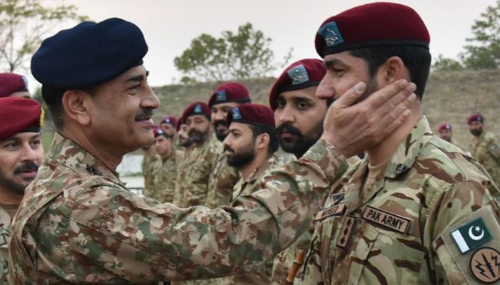 بنوں آپریشن میں دہشت گردوں کی بڑی تعداد کے مارے جانے کو کالعدم تحریک پاکستان اپنا بڑا نقصان سمجھ رہی ہے: عسکری ماہرین— فوٹو: آئی ایس پی آر