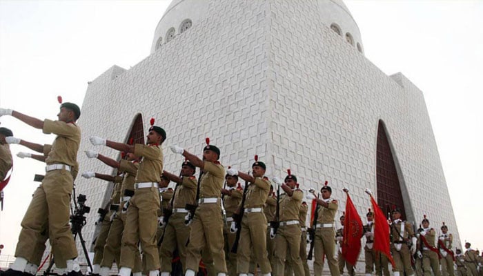 تقریب میں پاکستان ملٹری اکیڈمی کاکول کے کیڈٹس نے مزارِ قائد کی سکیورٹی کی ذمے داریاں سنبھالیں/فوٹوفائل