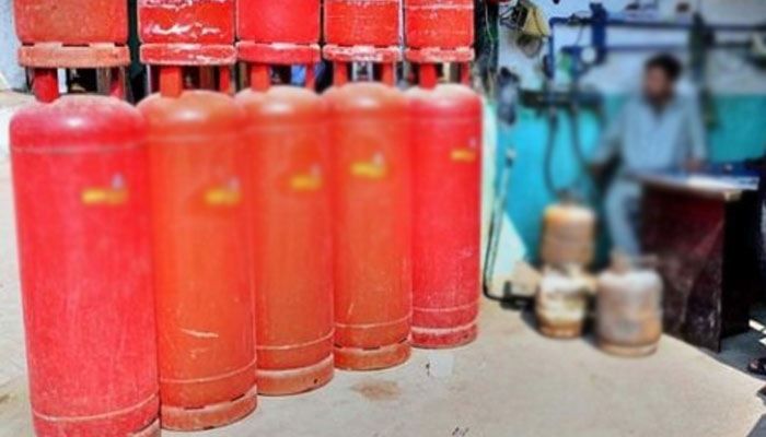 According to the Ogra notification, the price of 11.8 kg LPG domestic cylinder will be Rs 2411 29 paise from January 1. Photo: File