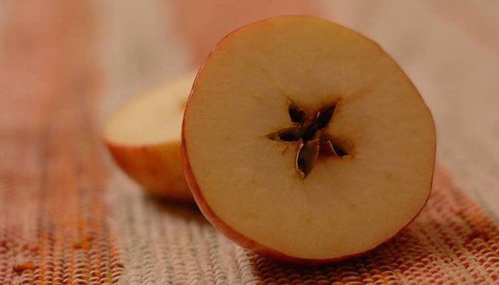 If the inside of the apple turns out to be star-shaped, it is considered good luck, Photo: File