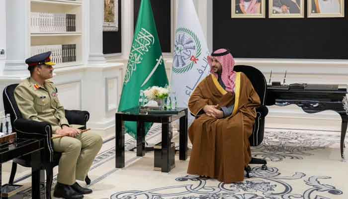 آرمی چیف اور سعودی وزیر دفاع کی ملاقات۔ فوٹو سعودی میڈیا