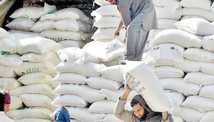 ذرائع نیشنل فوڈ سکیورٹی کے مطابق ملک میں گندم کا 44 لاکھ 37 ہزار میٹرک ٹن اسٹاک موجود ہے— فوٹو: فائل
