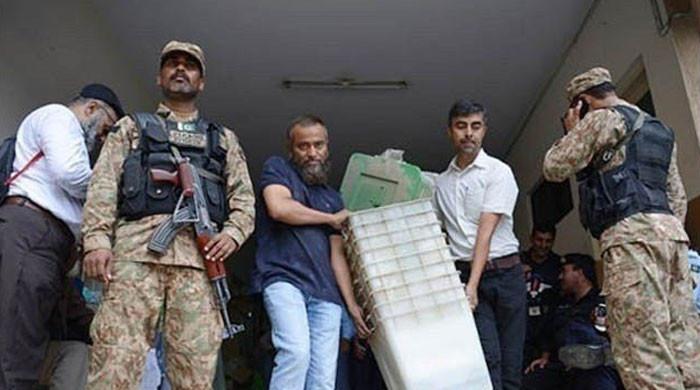 کراچی بلدیاتی الیکشن: ’فوج صرف کوئیک رسپانس فورس ہوگی‘، جی ایچ کیو کا اسٹیٹک تعیناتی سے انکار