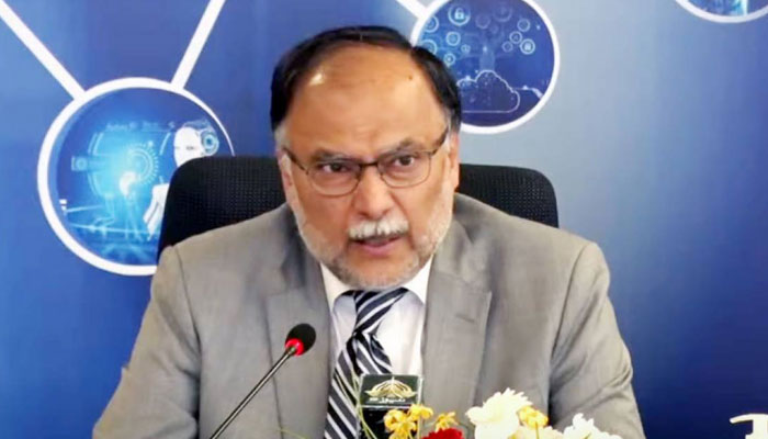 جیو نیوز کے پروگرام کیپٹل ٹاک میں گفتگو کرتے ہوئے احسن اقبال نے کہا کہ محسن نقوی نگران وزیر اعلیٰ پنجاب کیلئے سب سے بہتر ہیں— فوٹو: فائل
