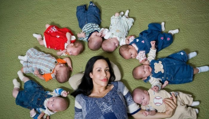 Nadia Sulaiman and her 8 children / file photo