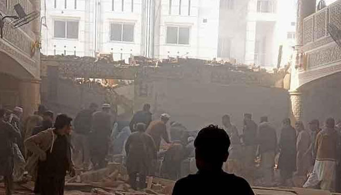 دھماکے کے بعد مسجد کی چھت نیچے آگری اور مسجد منہدم ہوگئی / فوٹو سوشل میڈیا