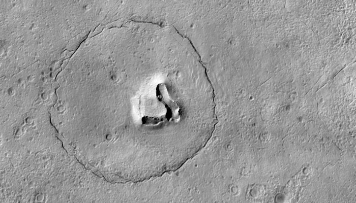 یہ تصویر مریخ کے اوپر واقع مدار میں نصب کیمرے ہائی رائز یعنی ہائی ریزولوشن امیجنگ ایکسپرٹ کی جانب سے لی گئی ہے/ فوٹو ناسا