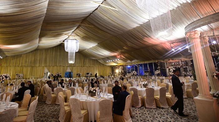 شادی ہال کے 300 مہمانوں کی دعوت پر 500 مہمانوں کی رقم وصول کرنے پر شہری عدالت پہنچ گیا