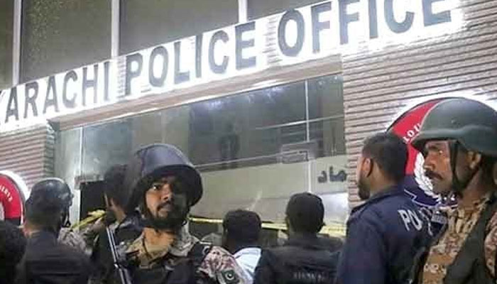 کراچی کے علاوہ سندھ کے دیگر پولیس رینج میں اہلکاروں کی اپ گریڈیشن کے بعد نئی تنخواہیں جاری کردی گئیں— فوٹو: فائل