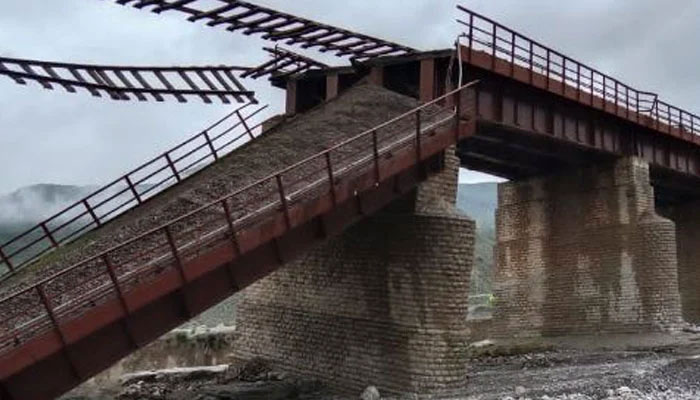 Railway authorities have announced a new date for the completion of bridge repairs on March 31 / file photo