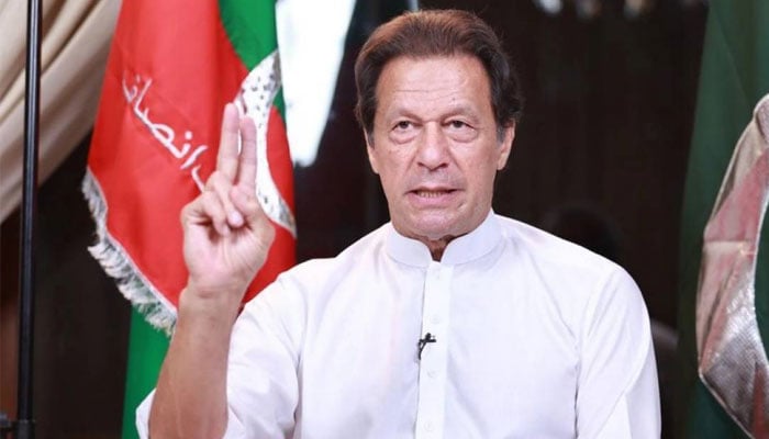 پی ڈی ایم حکومت کے 11 ماہ میں روپے کی قدر 65 فیصد گرچکی ہے: چیئرمین پی ٹی آئی کا ٹوئٹر پر بیان/ فائل فوٹو
