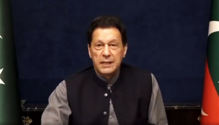 میں سب سے بات کرنے کیلئے تیار ہوں، مجھے پتا ہے کہ قاتلانہ حملے میں کون کون ملوث تھا، میں خود پر ہونے والے قاتلانہ حملے کو معاف کرنے کو تیار ہوں: سابق وزیراعظم— فوٹو: اسکرین گریب