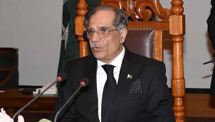 میرا وٹس ایپ ہیک ہو گیا ہے ، ابھی تک ریکور نہیں ہوا، خدشہ ہے کہ میرے موبائل ڈیٹا کو کسی خاص مقصد کےلیے استعمال کیا جاسکتا ہے: سابق چیف جسٹس/ فائل فوٹو