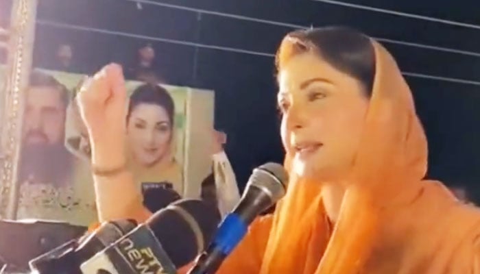 مریم نے کہا کہ الیکشن ہوگا لیکن اس سے پہلے فیصلہ ہوگا، پہلے احتساب ہوگا پھر انتخاب ہوگا، انتخاب سے پہلے ترازو کے دونوں پلڑے برابر کرنا ہوں گے— فوٹو: اسکرین گریب