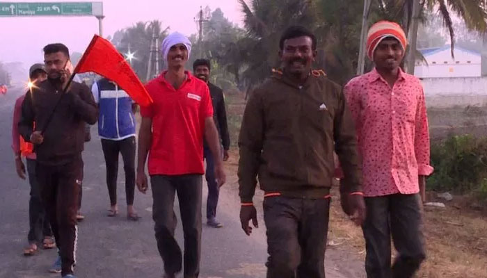 30 young men embarked on a 120km foot march to the Mahadeshwar temple in a bid to get married — Photo: BBC