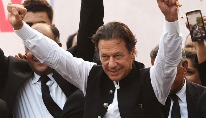 جب تک سیشن عدالت سے جاری عمران خان کےناقابلِ ضمانت وارنٹ گرفتاری کے احکامات 16 مارچ تک معطل رہیں گے: عدالت/ فائل فوٹو