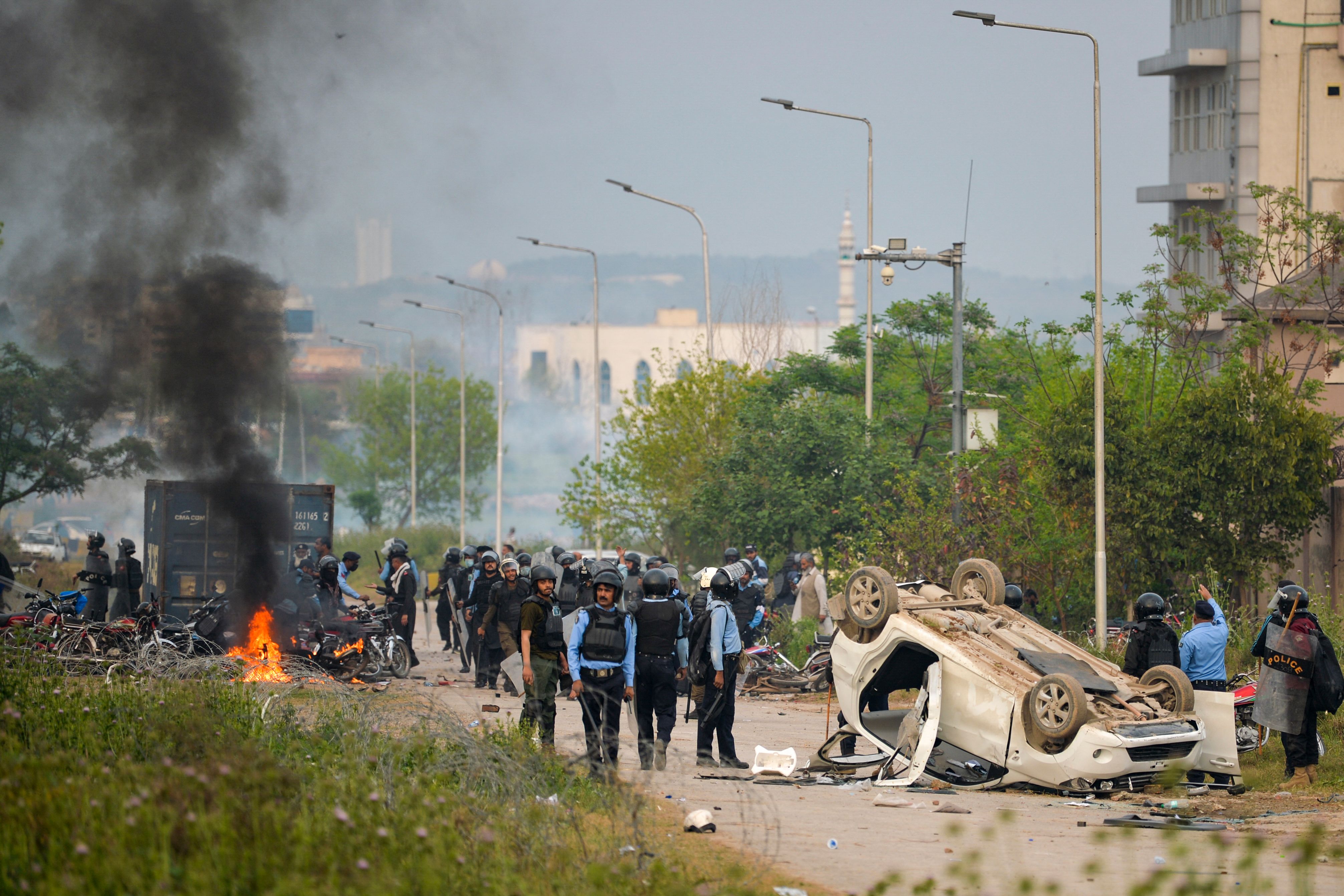 On the way there were clashes between Tehreek-e-Insaf workers and the police - Photo: AFP