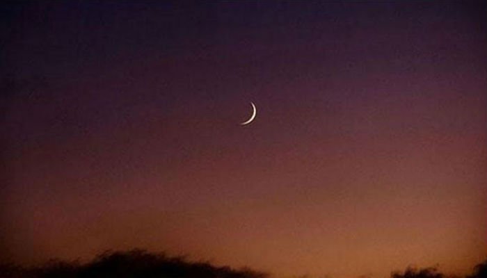 پاکستان میں کہیں اگر مطلع انتہائی صاف ہُوا تو وہاں بدھ کو چاند کی رویت ہوگی: خالد اعجاز مفتی— فوٹو: فائل