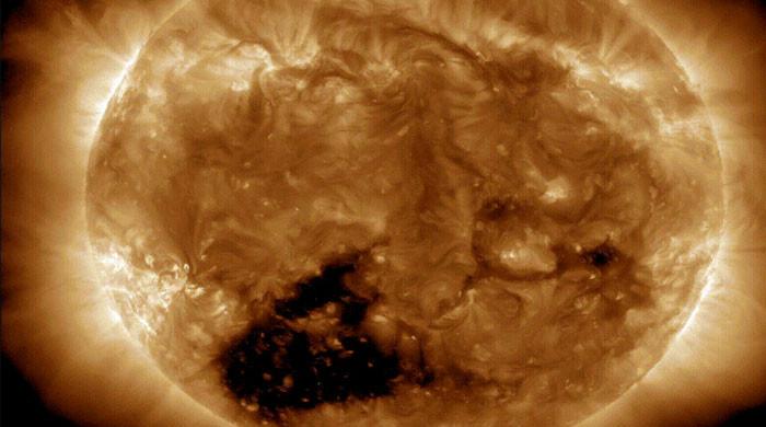 سورج میں زمین سے 20 سے 30 گنا بڑا 'ہول' دریافت