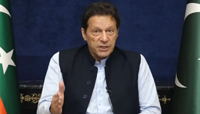 ان کی تاریخ ہے یہ وہ جج چاہتے ہیں جوان کے ساتھ ہوں، ابھی بھی کورس کریکشن کی ضرورت ہے، نیوٹرلز اپنا راستہ درست کرلیں: سابق وزیراعظم— فوٹو: اسکرین گریب