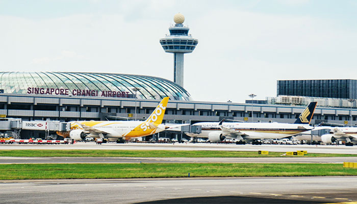 دنیا بھر میں ائیرپورٹس کی درجہ بندی کرنے والے برطانوی ادارے نے سنگاپور کے چانگی ائیرپورٹ کو گزشتہ 12 سال سے ’دنیا کا بہترین ائیرپورٹ‘ قرار دیا تھا — فوٹو: فائل