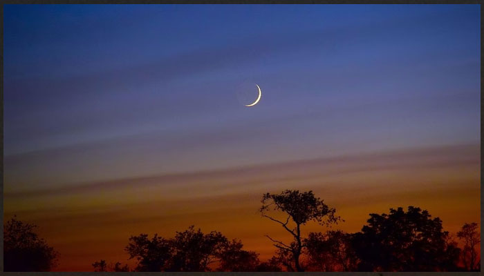دکھائی دینے کیلئے چاند کی عمر 19 گھنٹے سے زائد ہونی چاہیے: خالد اعجاز مفتی/ فائل فوٹو