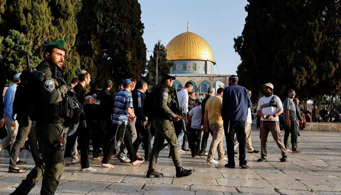 گزشتہ کئی سال سے رمضان کے آخری عشرے میں مسجد اقصٰی میں یہودیوں کے آنے پر پابندی لگائی جارہی ہے— فوٹو:فائل